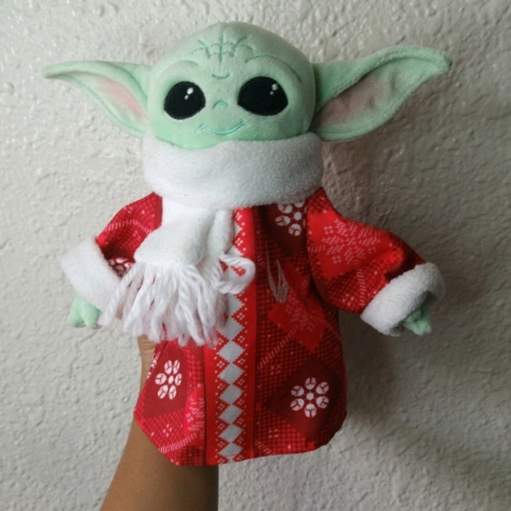 Disney Mandalorian The Child Grogu Star Wars Plush With Christmas Outfit